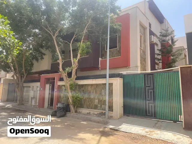 إعلان: فيلا خليجي بطابقين مع ملحق – فرصة استثنائية — طرابلس على دكاني